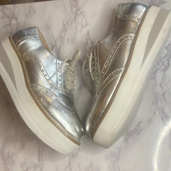 Madden Girl Cutsey platform  silver oxford wing tip Creepers - Picture 9 of 9